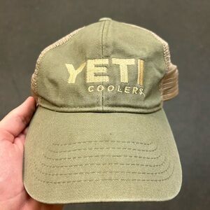 Yeti hat